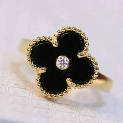 Miro CLOVER ONYX RING GOLD DIAMANT