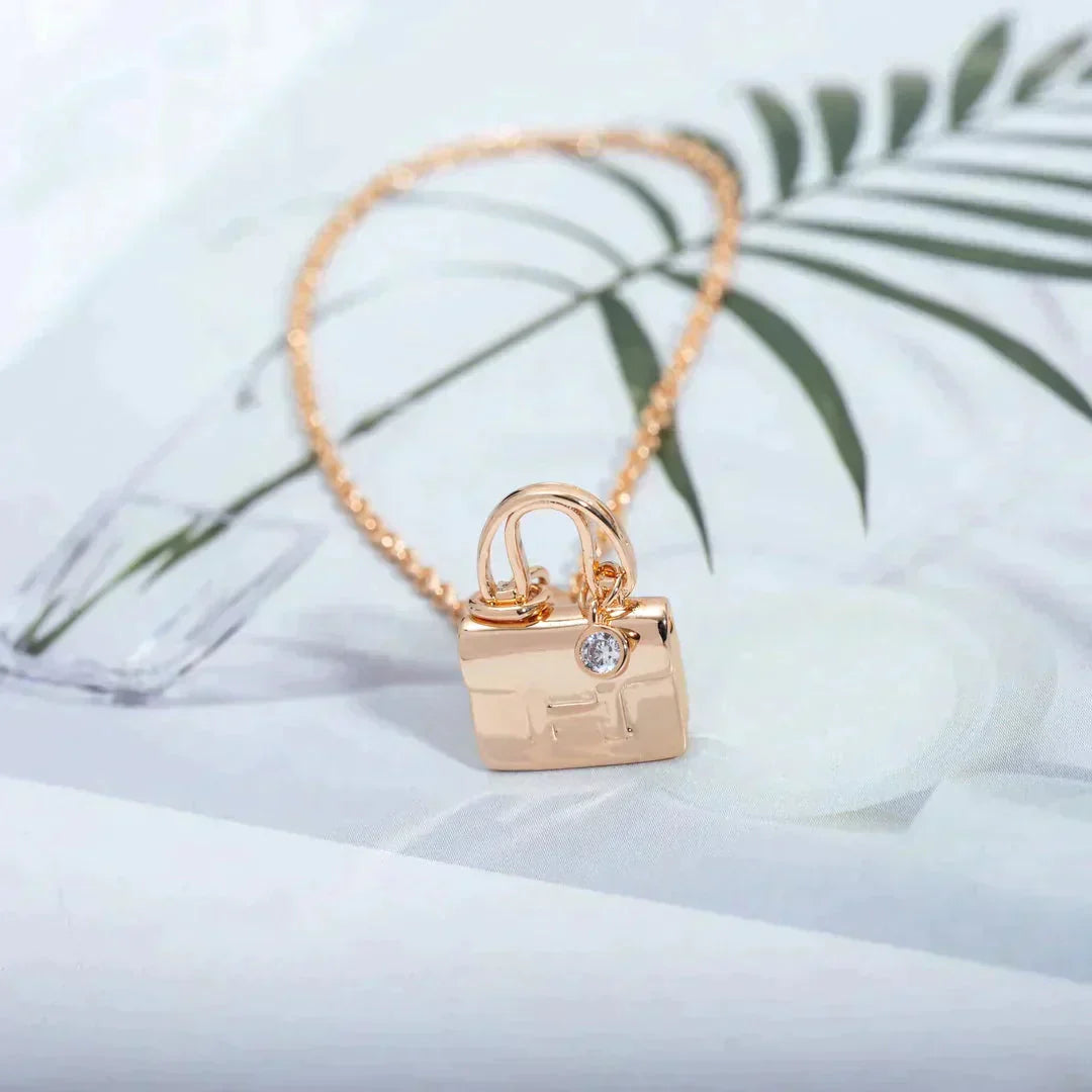 Miro AMULETTE PEDANT ROSE GOLD NECKLACE