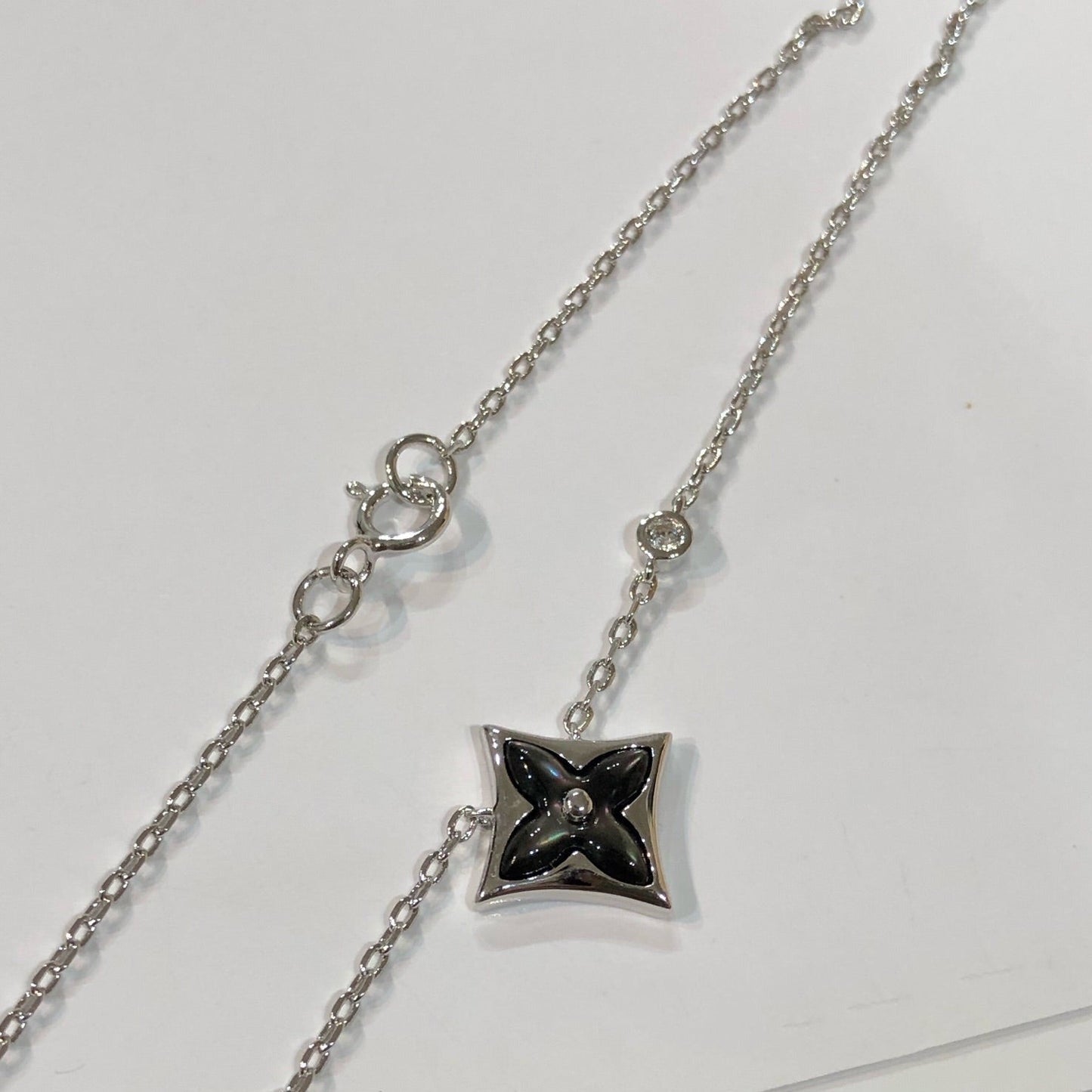 Miro STAR BLACK MOP NECKLACE
