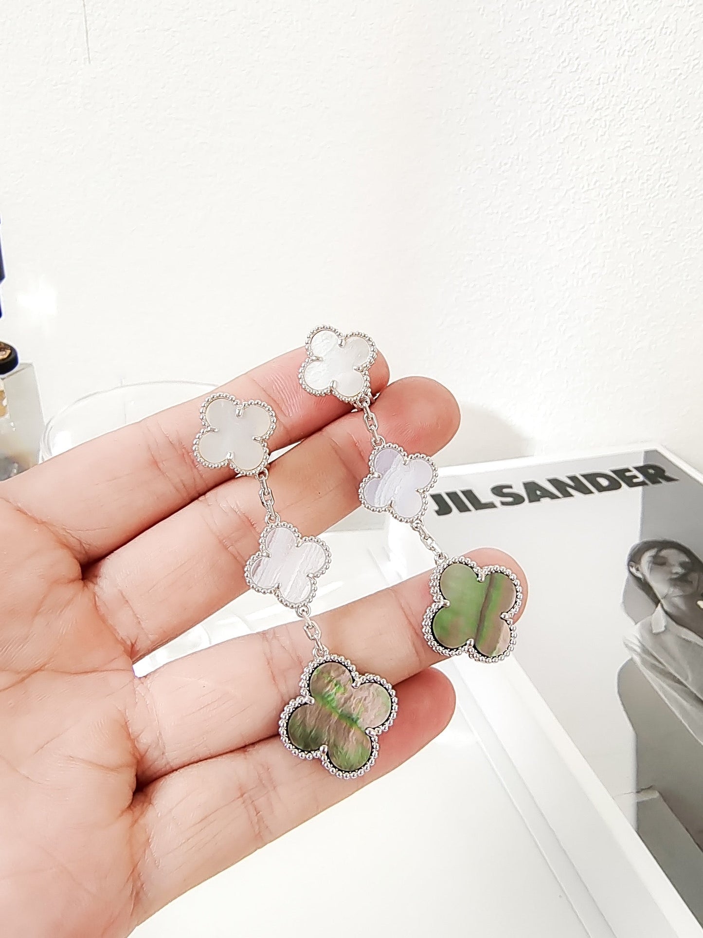 Miro CLOVER 3 MOTIVE CHALCEDON DUNKLE PERLMUTT SILBER OHRRINGE