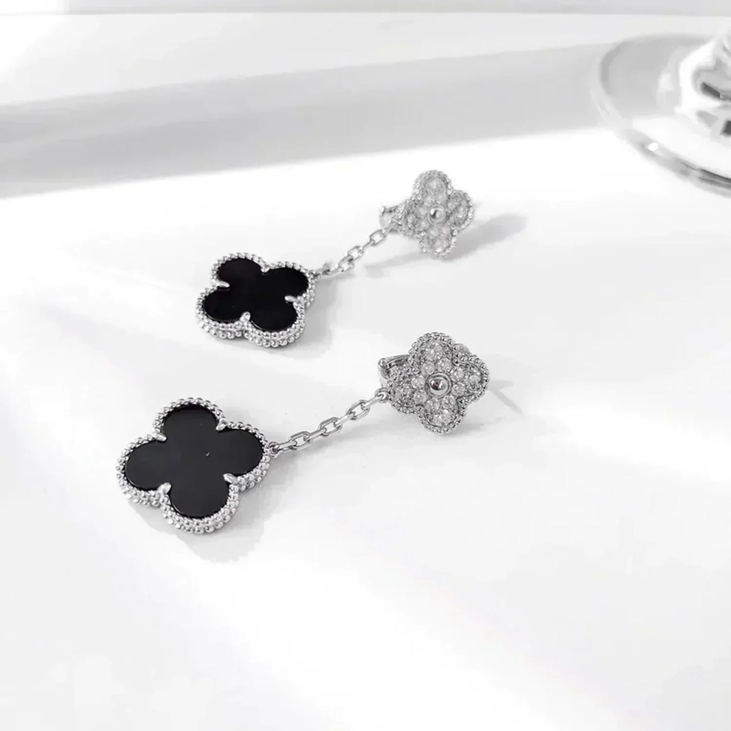 Miro CLOVER 2 MOTIVE DIAMOND ONYX OHRRINGE SILBER