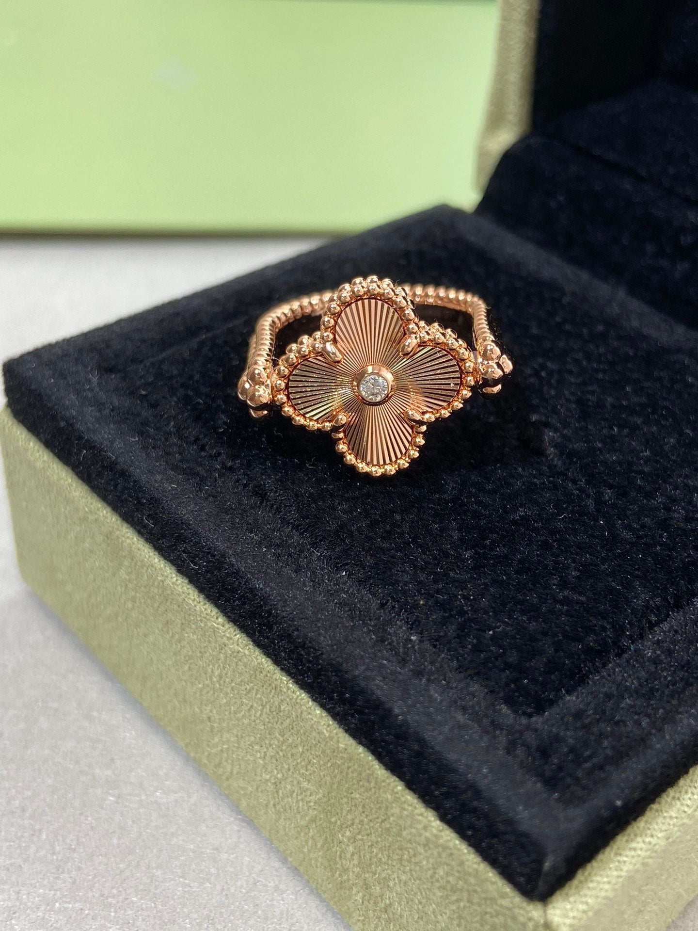 Miro CLOVER WENDERING ROSE GOLD