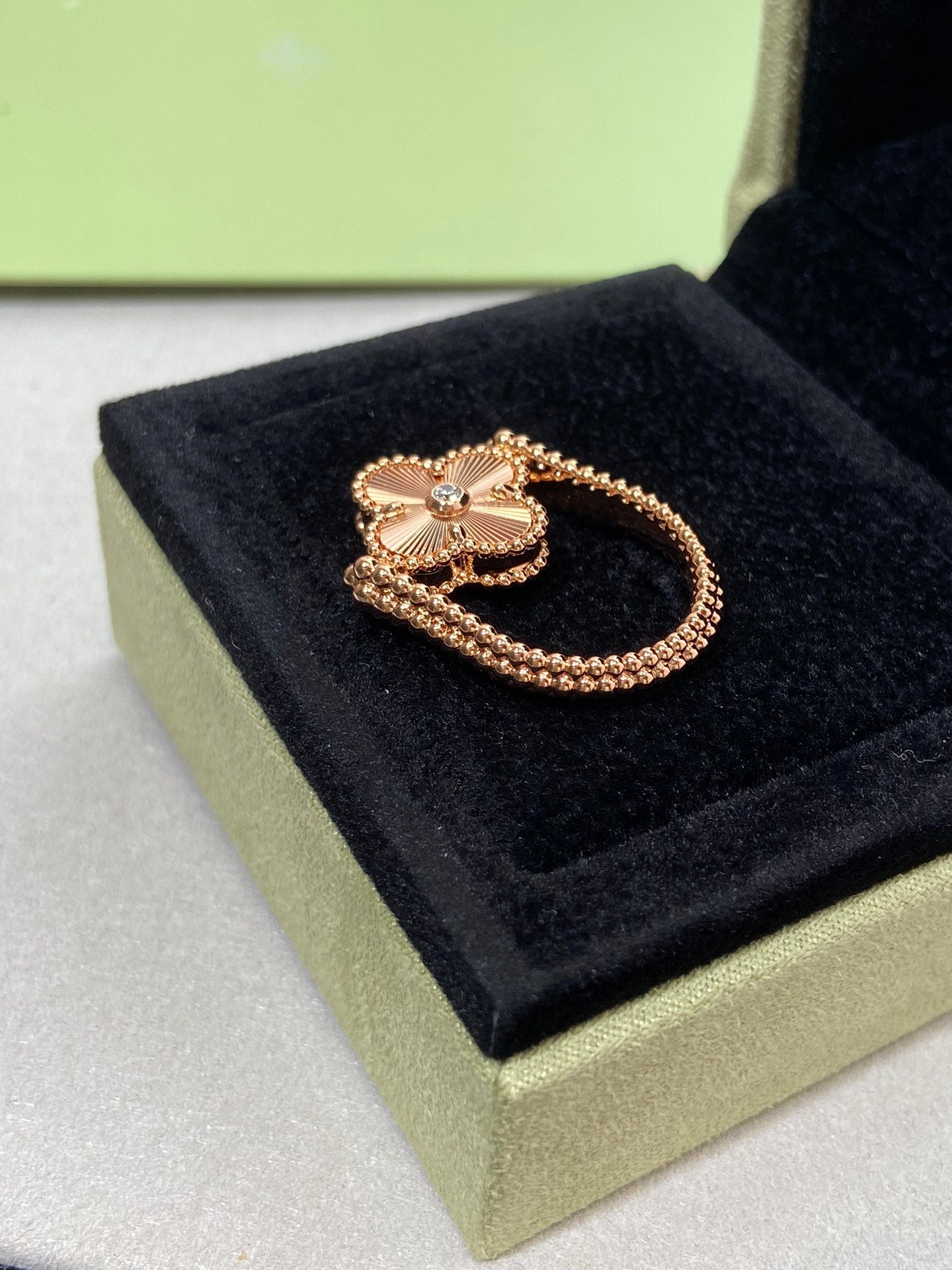 Miro CLOVER WENDERING ROSE GOLD