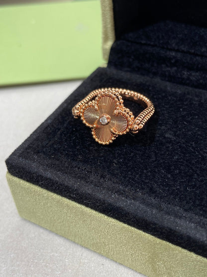 Miro CLOVER WENDERING ROSE GOLD
