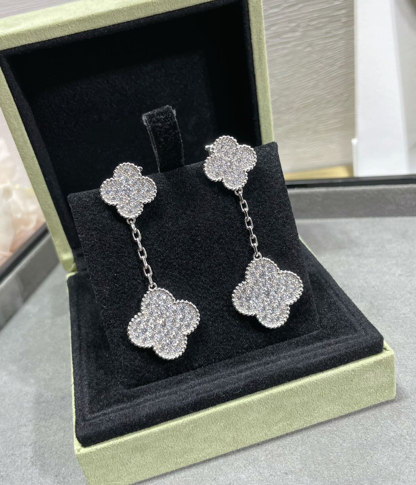 Miro CLOVER 2 MOTIVE DIAMANT BESETZTE SILBER OHRRINGE