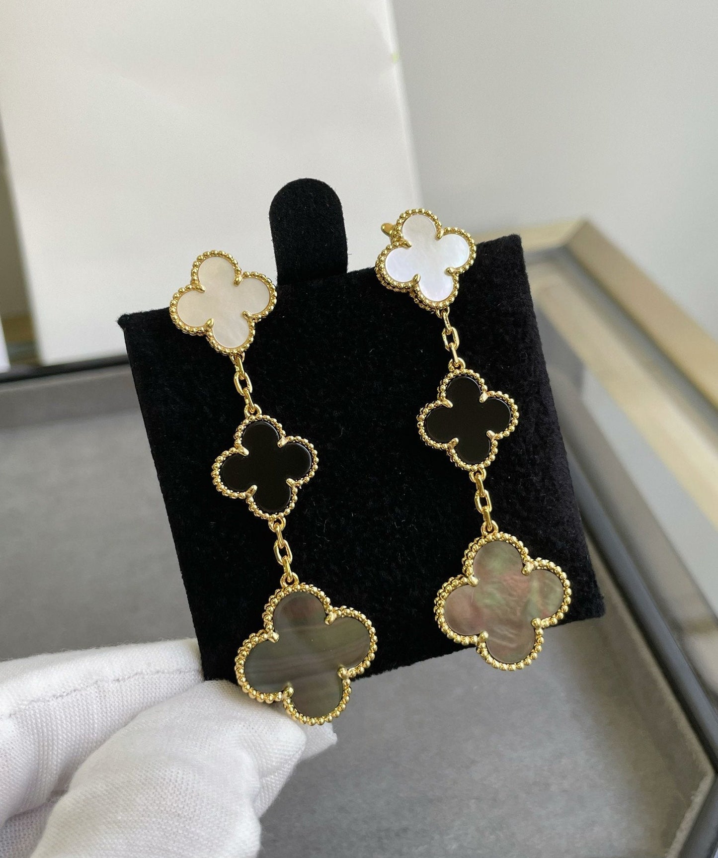 Miro CLOVER 3 MOTIF MOP ONYX DARK MOP PINK GOLD EARRINGS