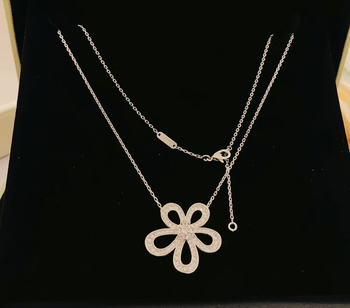 Miro BLUMEN-DIAMANTENHALSKETTE