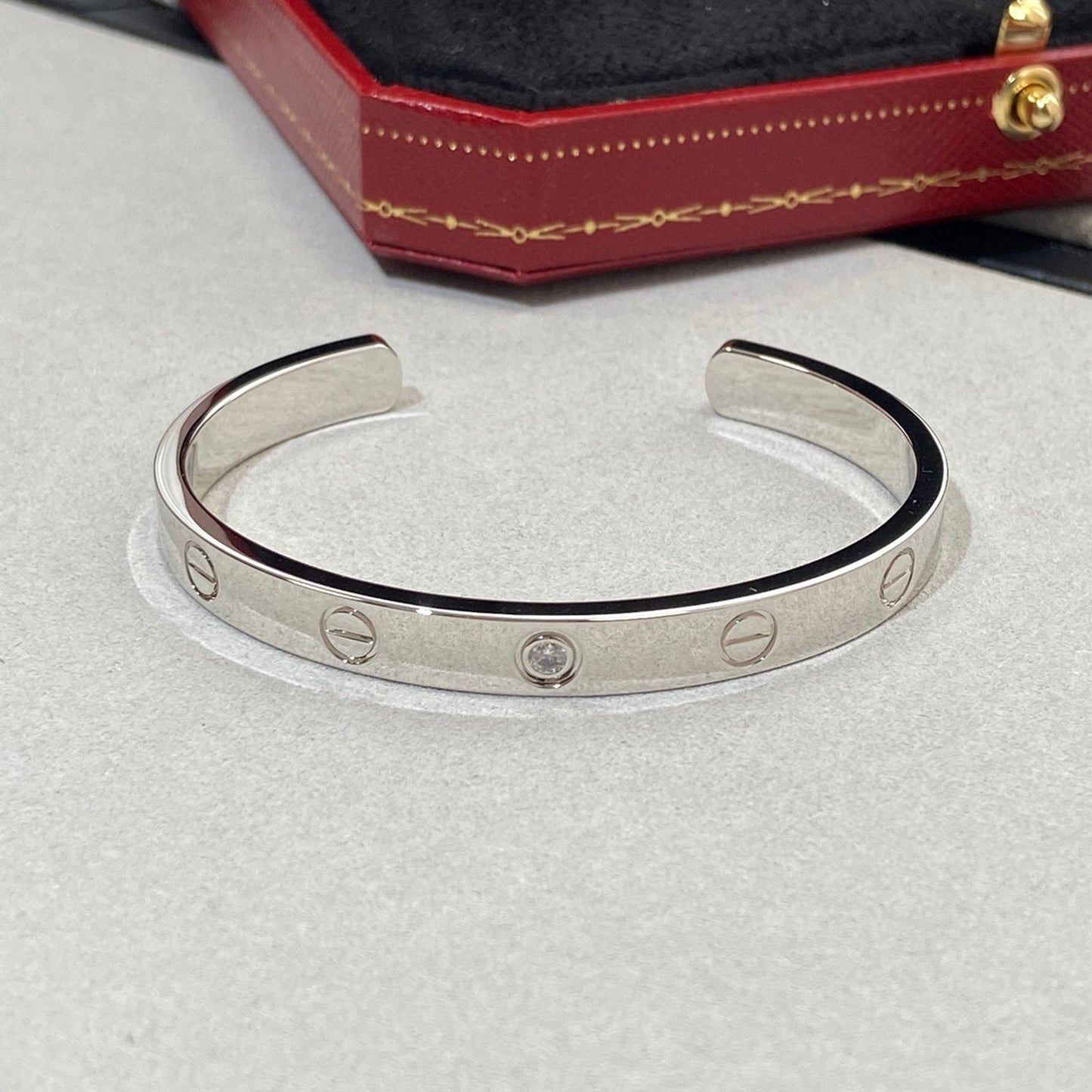 Miro LOVE BRACELET 6.1MM 1 DIAMOND OPEN CUFF