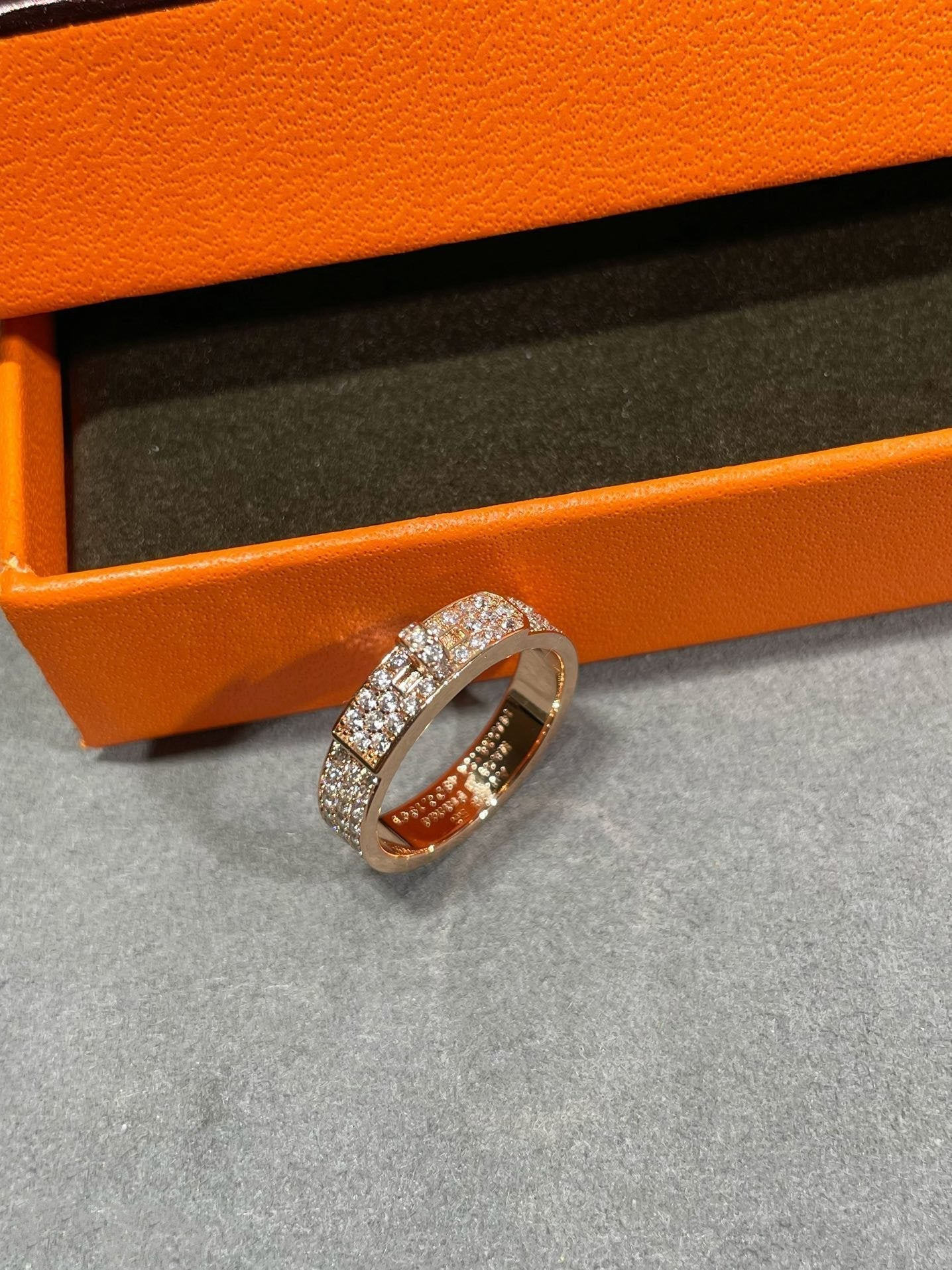 Miro KELLY PINK GOLD DIAMOND RING