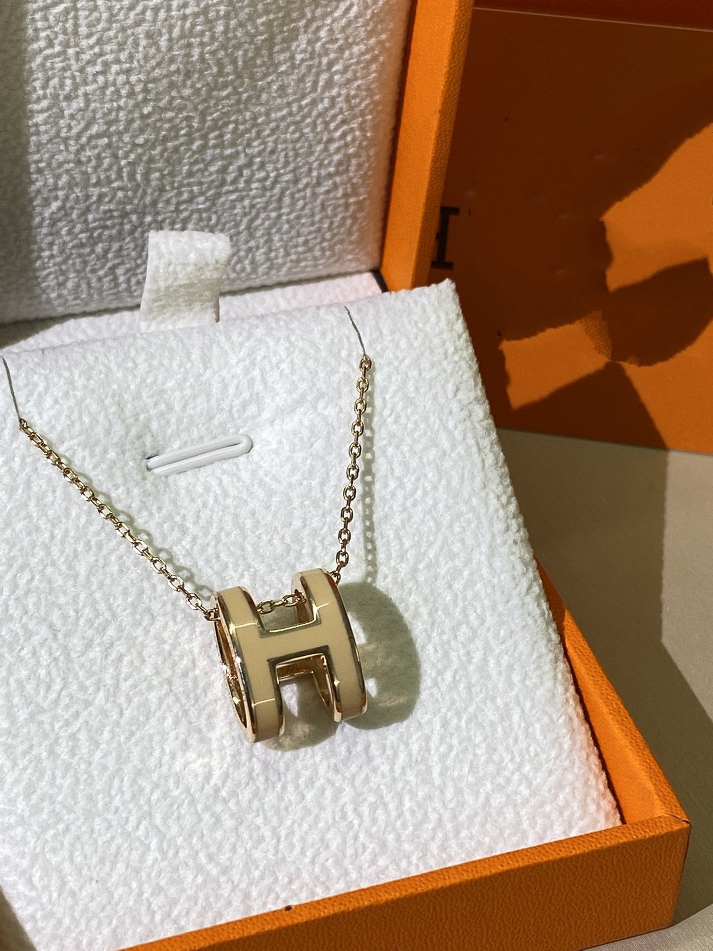 Miro HM CLIC GELBE EMAILLE GOLD HALSKEtte