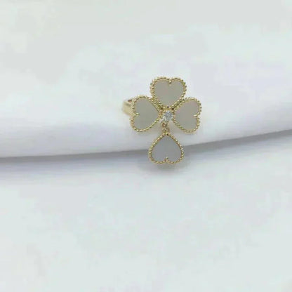 Miro SWEET CLOVER WHITE MOP RING
