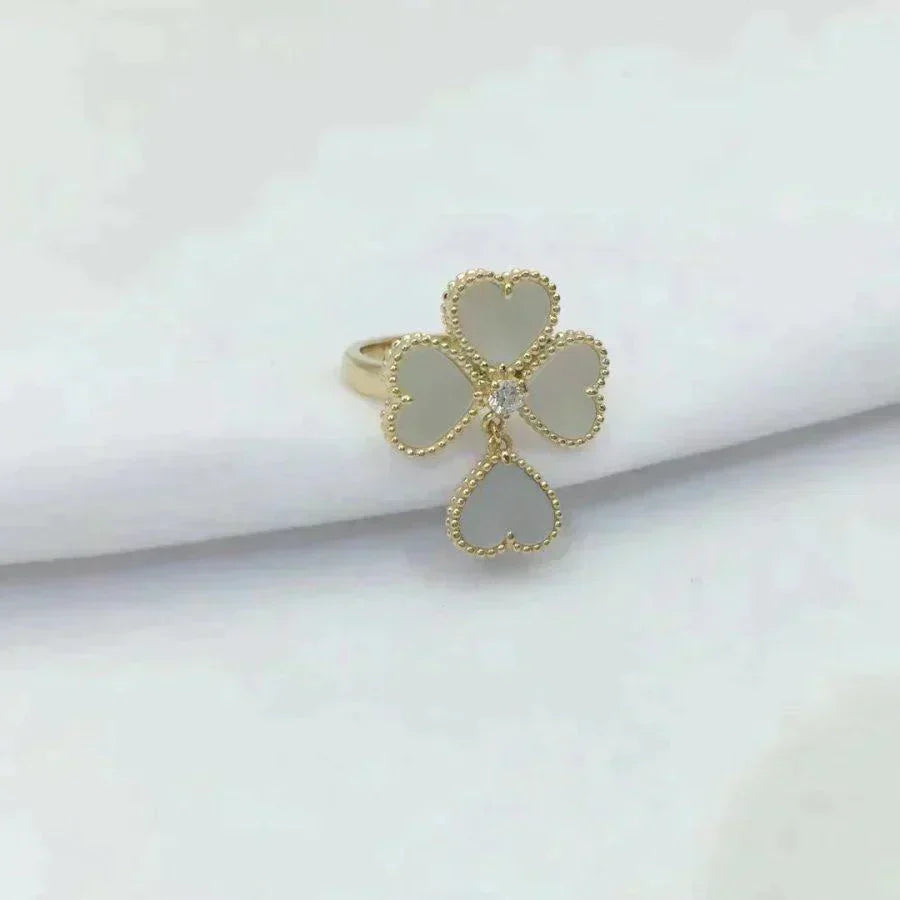 Miro SWEET CLOVER WHITE MOP RING